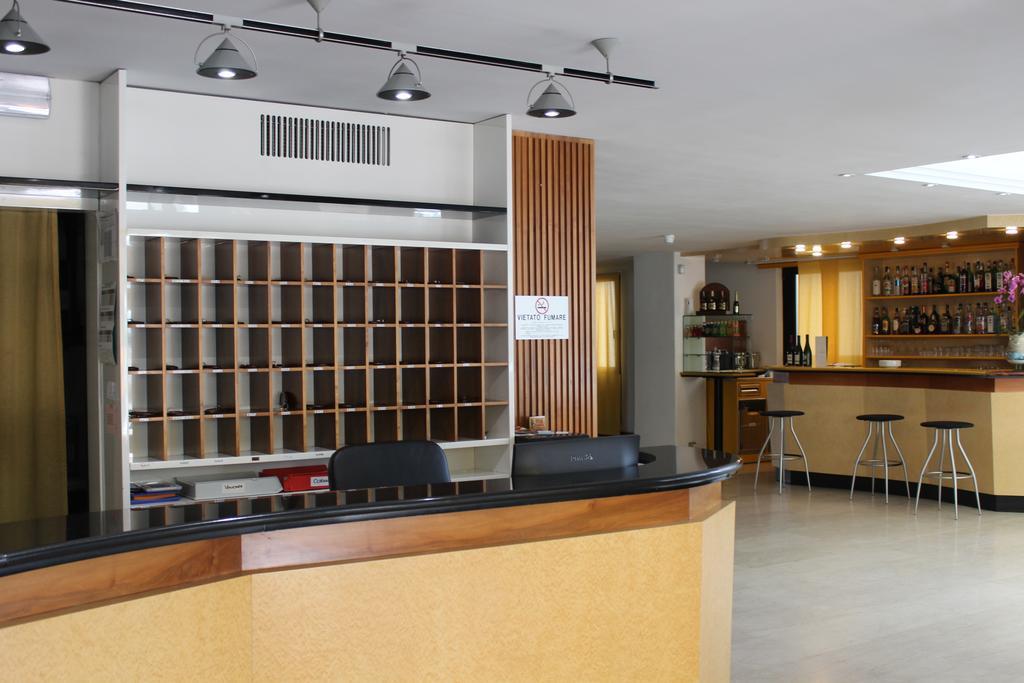 Hotel Grand Meeting Rimini Ngoại thất bức ảnh
