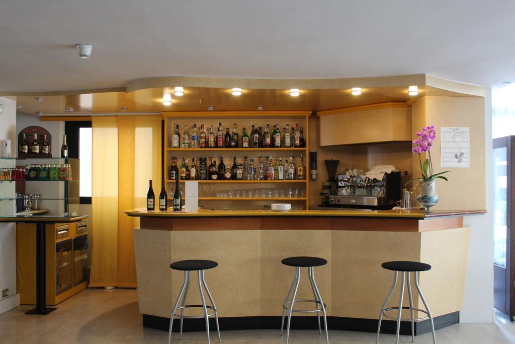 Hotel Grand Meeting Rimini Ngoại thất bức ảnh